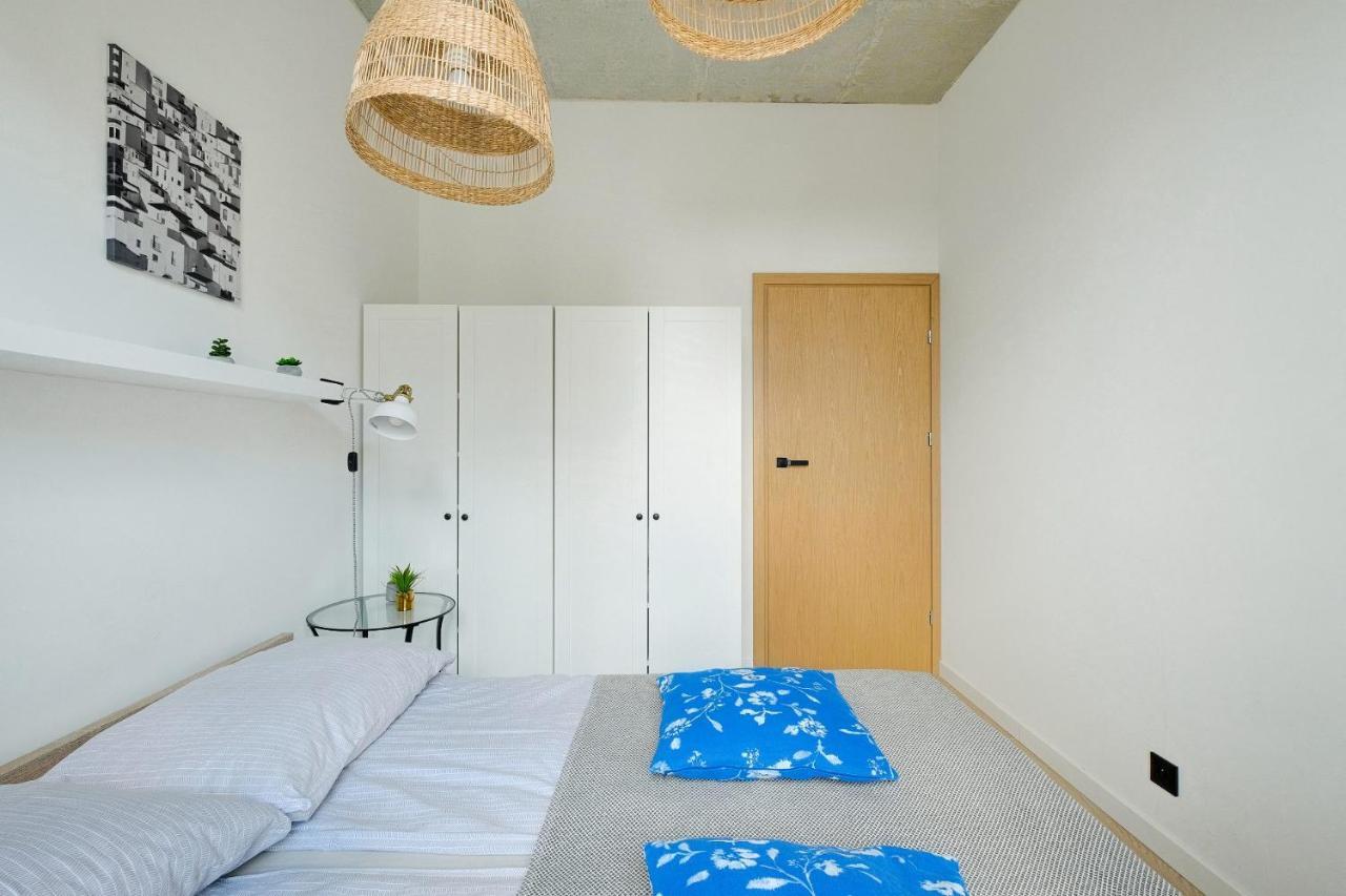 Apartamenty Patriotow 303 Варшава Экстерьер фото